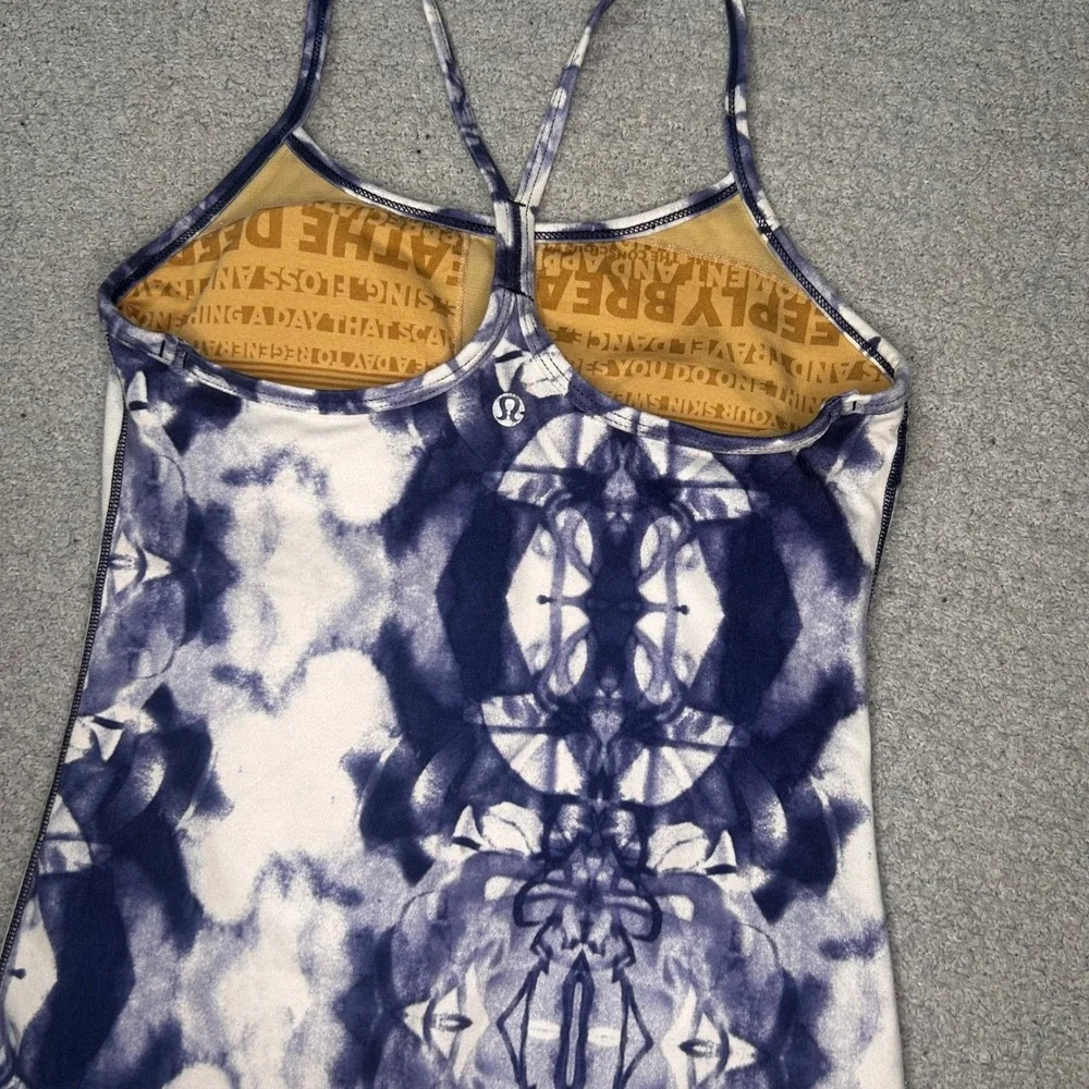 Lululemon Power Y Tank 4 Indigo White‎ Kaleidoscope Yoga Pilates Athleisure Boho